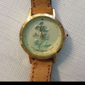 Vintage Mickey Mouse watch round